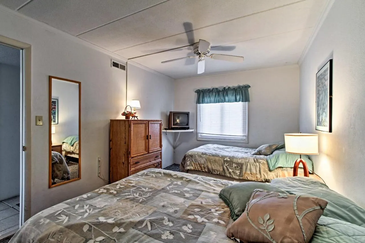 Ocean City Condo With Balcony - Walk To Beach! 0*, Ocean City